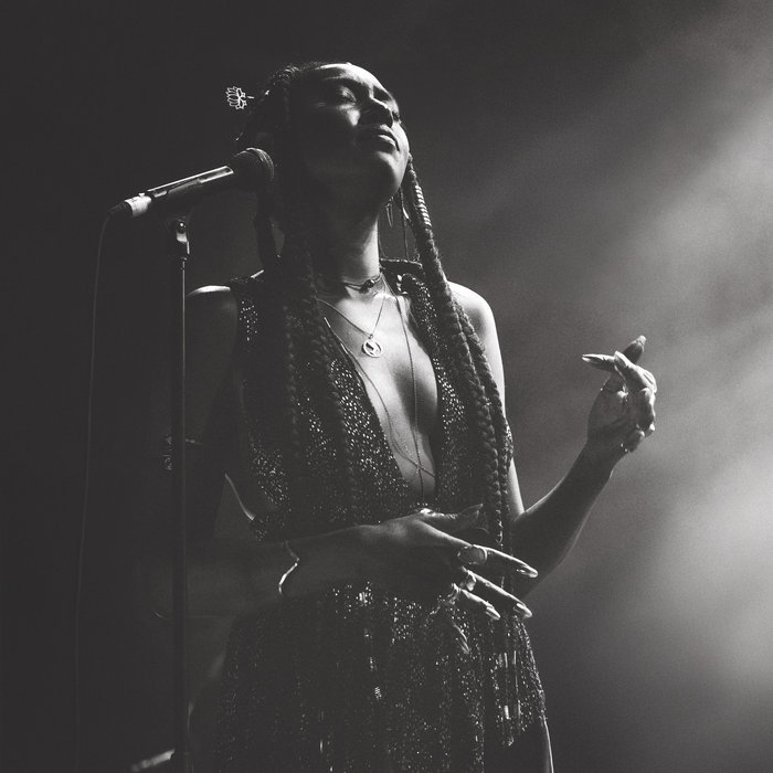 Dominique Fils-Aimé – My Mind At Ease (live)